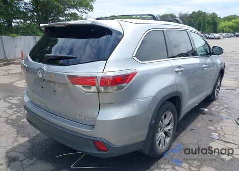 2015 Toyota Highlander Xle V6 from USA, damaged, VIN 5TDJKRFH9FS135872